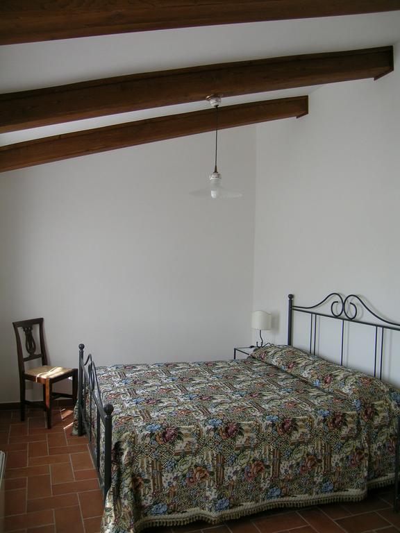Agriturismo Podere Ossaia Cortona Phòng bức ảnh